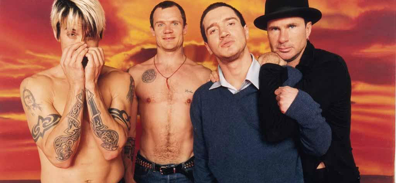 Nézz körbe a Red Hot Chili Peppers legújabb, interaktív videoklipjében, amiben te irányítasz! (videó)