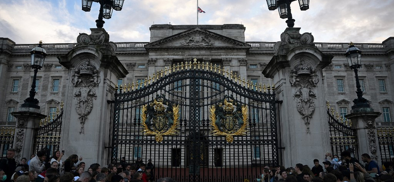 Méltó utód szeretne lenni III. Károly, először szólalt meg a God Save the King – ez történt ma Britanniában