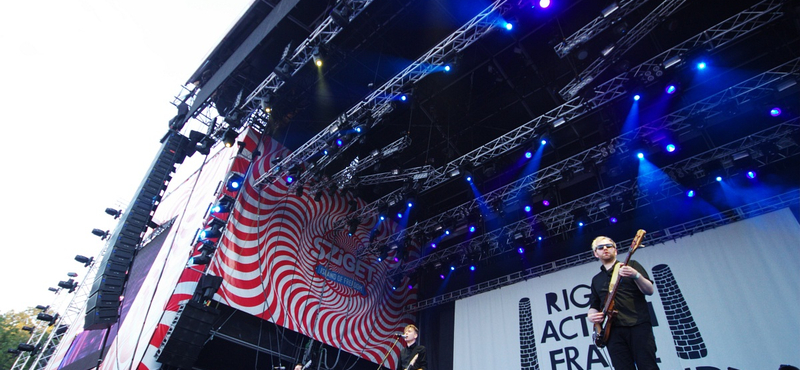 A Franz Ferdinand énekese a Sziget után ismét mogyoróallergiás rohamot kapott