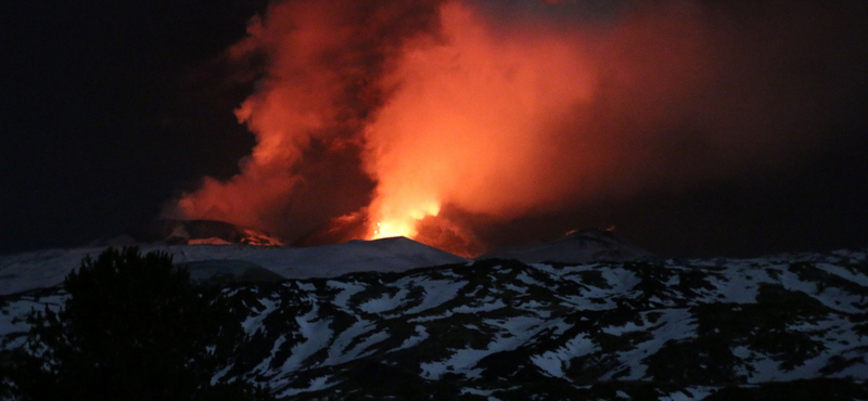 Lenne itt egy kis gond: a Földközi-tenger felé "csúszik" az Etna vulkán