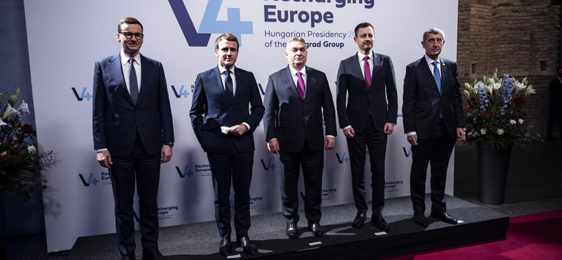 Orbán, Macron és a V4: „Alaposan, kimerítően és szenvedélyesen” tárgyaltak a jogállamiságról