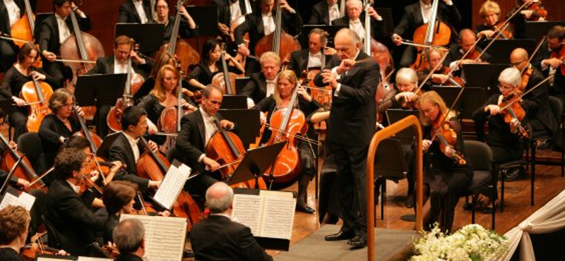 Bőkezű volt a New York-i Filharmonikusokkal Alec Baldwin