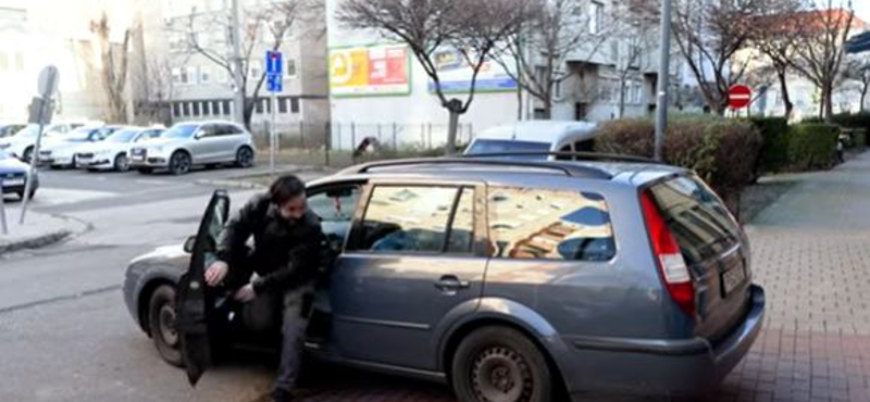 A taxi, ami nem embereket, hanem adományokat szállít (videó)