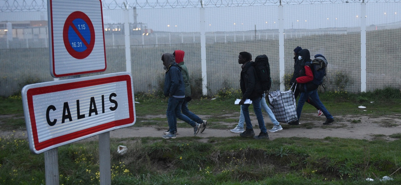 Migránsok verekedtek össze, négy embert meglőttek Calais-nál