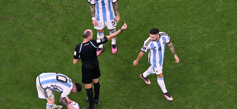 Soha ennyi sárga lapot nem osztottak még ki vébén, mint a holland-argentin meccsen