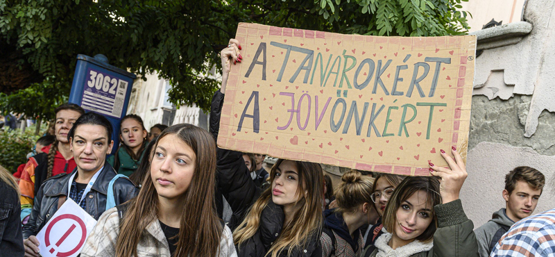 Hadházy beállt azok sorába, akik szerint plagizálhatott a Kölcsey tanárait kirúgó tankerületi vezető