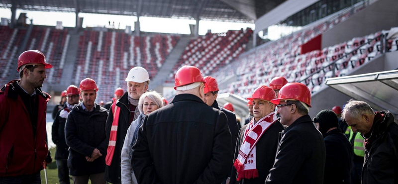 Orbán érzi a hangulatot: stadionépítést tekintett meg Miskolcon