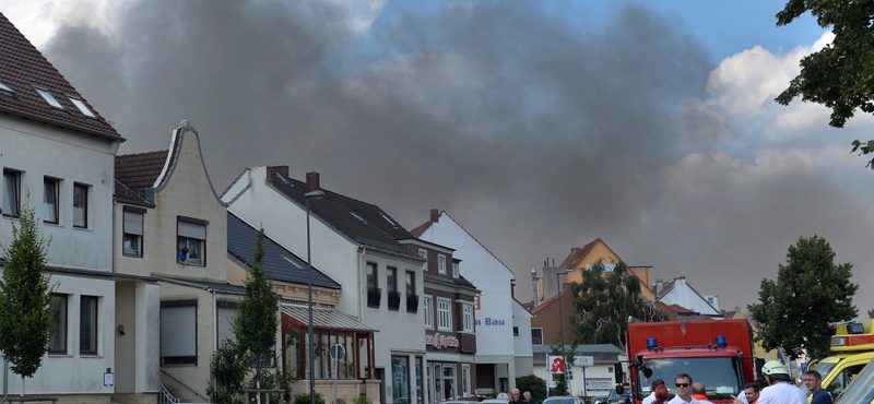 Kisrepülő csapódott egy épületbe Brémában, ketten meghaltak