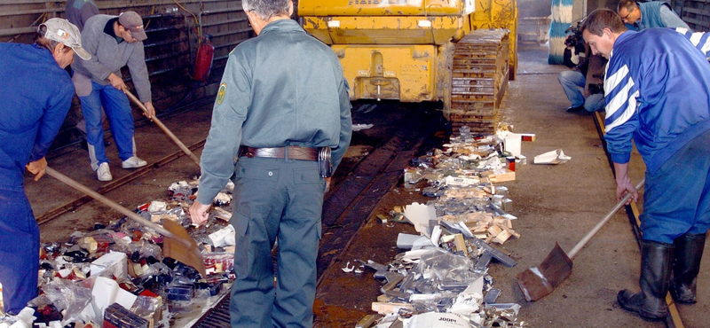 Főleg ők veszik a hamis ruhát, élelmiszert