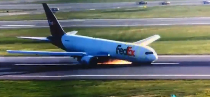 Orra bukott egy Boeing a leszállás után Isztambulban – videó
