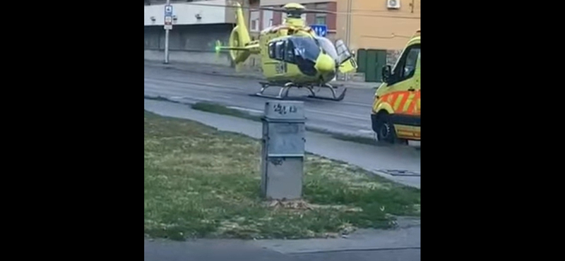 Mentőhelikopter szállt le Pécs belvárosában, egy csecsemőhöz kellett kihívni