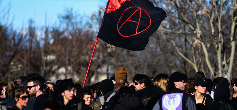 Anarchisták vállalták magukra a gyújtogatást, amely hatalmas áramszünetet okozott Dél-Franciaországban