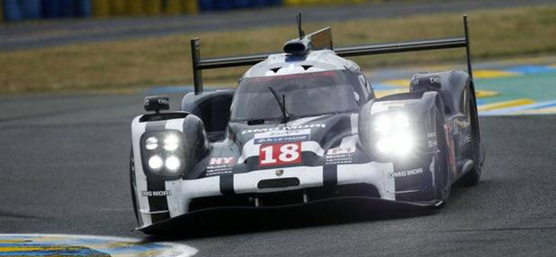 Porschék az első három helyen a Le Mans-i rajtrácson