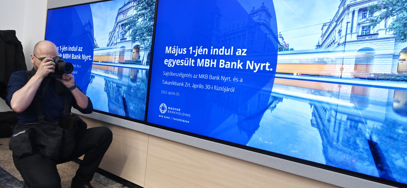 Így rakta össze a magyar állam Mészáros Lőrincnek a NER szuperbankját