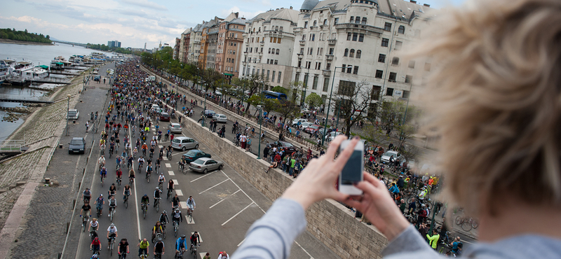 Kereket fel! A Critical Mass képekben