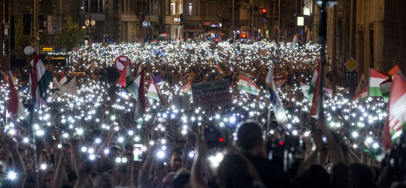 Szezonja van, most tüntet a magyar: 100-ból hárman meg is teszik