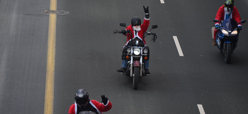 Motoros Mikulások lepték el Szófia utcáit