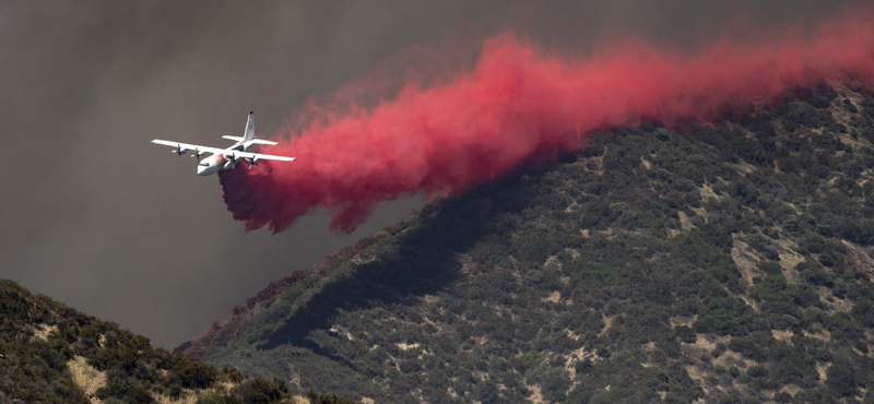 Rossz kipufogó miatt lángolhat Kalifornia