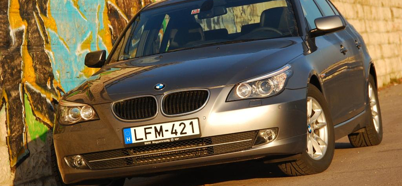 Használt autó: BMW 5 vagy Mercedes E?