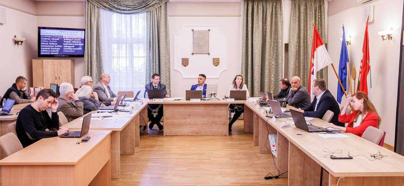 8,5 milliót kapott a DK-ból kizárt volt gödi alpolgármester a fideszes polgármester javaslatára