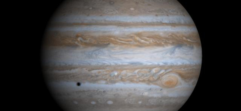 Ma éjjel dől el, elzúg-e Juno a Jupiter mellett, vagy nem