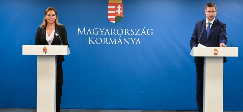 „Nem én vagyok az előterjesztő” – ezzel próbálta lerázni magáról az ellehetetlenítési törvény kérdéseit Gulyás és Vitályos