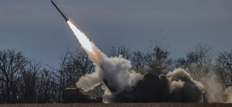 Legalább hatvan orosz katonával végzett egy ukrán tüzérségi csapás a Donyecki területen