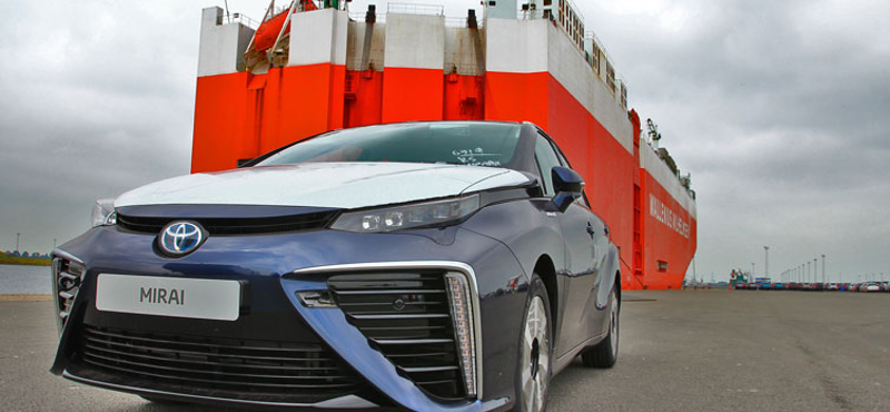 Jobb, ha szokja a látványt, már Európában a Toyota Mirai