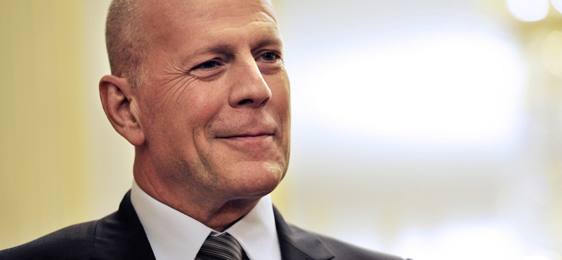 Magyar márkához adja az arcát Bruce Willis?