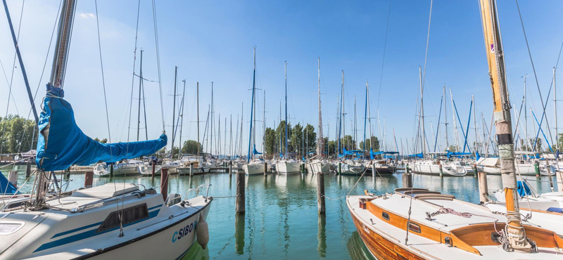 Mégis megépülhet a kikötő a balatonföldvári strand területén