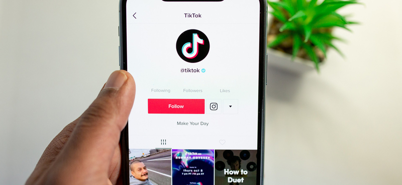 Orosz TikTok-influenszereknek fizetnek, hogy a Kreml propagandáját terjesszék