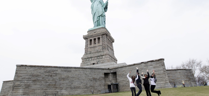 Gyanús csomag miatt ürítették ki a New York-i Szabadság-szobrot