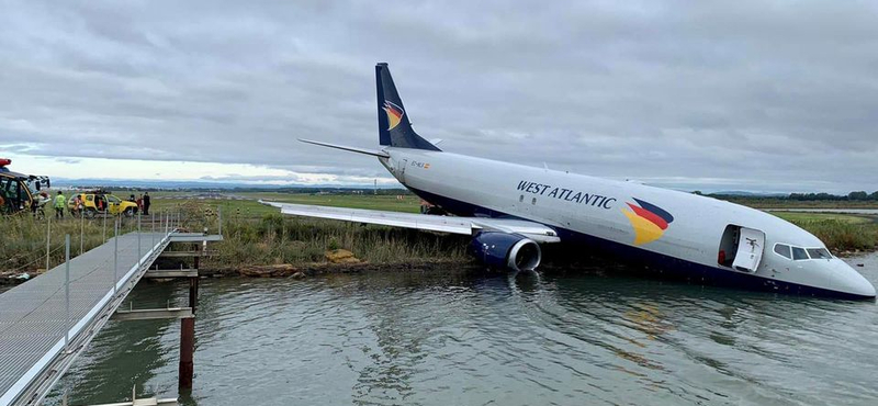 Lagúnába csúszott a reptér végén egy Boeing 737-es