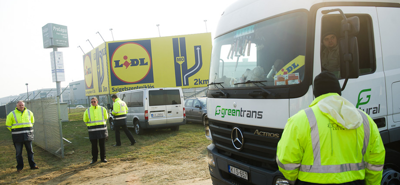 Blokád alatt tartják a Lidl-t, "amíg nem fizet" - galéria