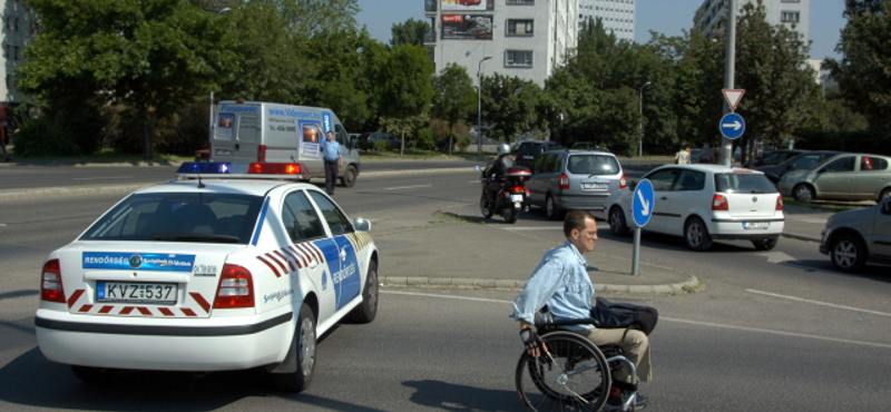 Bomba az Infoparkban, lezárják a környéket