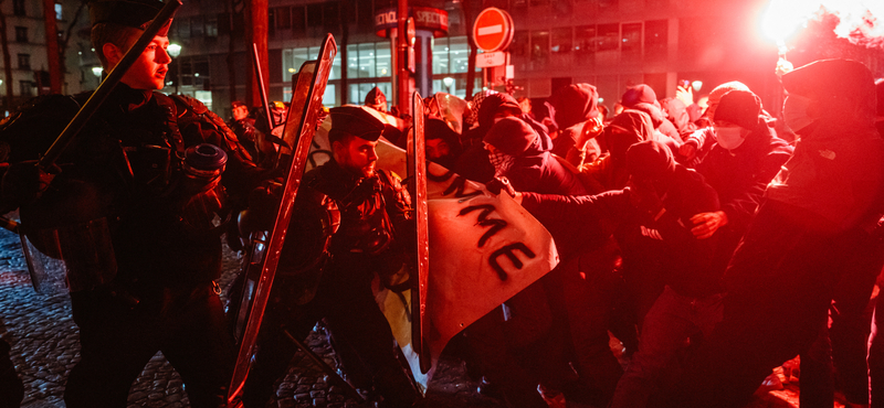 Sorozatos zavargások után több ezer rendőrrel készülnek a francia-izraeli válogatott meccsre Párizsban