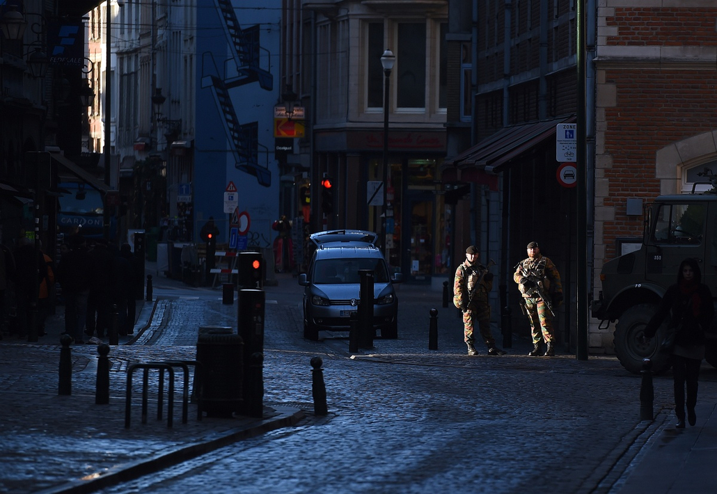 afp.15.11.23. - Brüsszel, Belgium: Belga katonák Brüsszel belvárosában - 7képei, francia terror