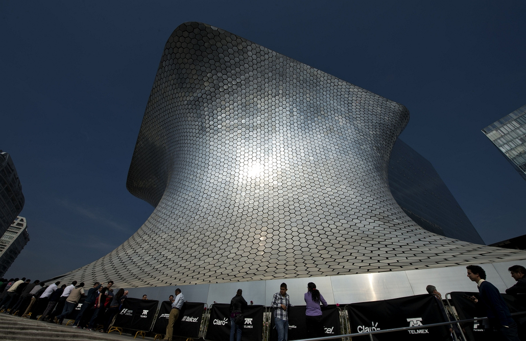 afp. hét képei - Mexikóváros, Mexikó, 2015.01.21. Picture of the Soumaya museum of Mexican tycoon Carlos Slim, in Mexico City, taken on January 21, 2015.  