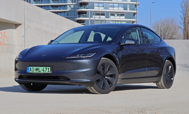 Azt a hétszázát! Teszten a 700 km-t ígérő hatótávbajnok, az új Tesla Model 3