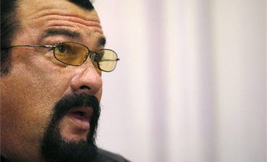 Steven Seagal szívesen harcolna az ukrán fronton, meghalni is kész lenne Putyinért