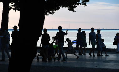 Hétvégén 6 ezer forint a belépő a legdrágább balatoni strandra