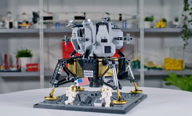 Apollo 11-es szettet adott ki a Lego