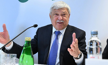 Csányi Sándor a HVG-nek: Amíg nem rendezik a devizahitelesek ügyét, addig nem megyünk a lengyel piacra