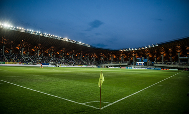 Elmentem Mészároslandbe átélni a felcsúti futball-lázat, ehelyett a nyakamba rúgták a sörömet