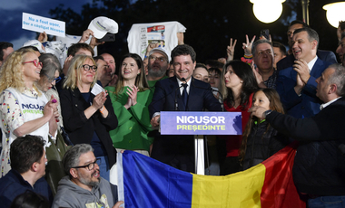 Bukarest nem Moszkva: az Európa-párti szavazók söpörték le a Fidesz által támogatott szuverenistákat Romániában