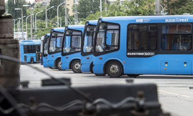 A flottája lehető legtöbb járművét elindítja a BKK az érettségi miatt