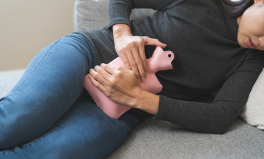 Így segíthet a hő a menstruációs fájdalom enyhítésében