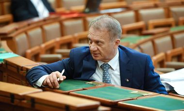 Kicselezte a DK Orbánékat, a Tisza nem indul, így Varju László győzelme várható az újpesti időközin