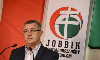 A Jobbik vizsgálóbizottság felállítását kezdeményezi a Strache-ügy miatt