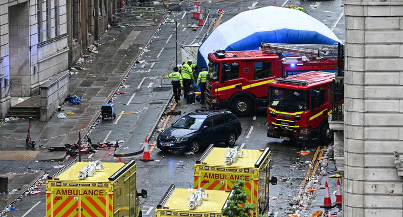 A rendőrség szerint nem terrorcselekmény történt Liverpoolban, 27 sérültet vittek kórházba A rendőrség szerint nem terrorcselekmény történt Liverpoolban, 27 sérültet vittek kórházba